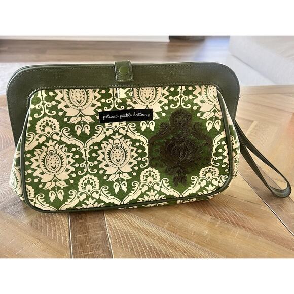 Petunia Pickle Bottom‎ Crosstown Clutch Diaper Bag / Purse Green & White - Picture 1 of 9
